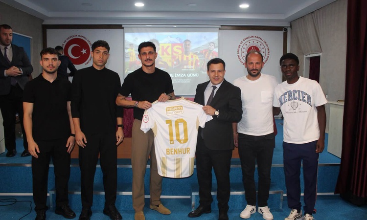 Ayrıntılar Netleşti: Kayserisporlu futbolcular Kayseri Çocuk ve Gençlik Cezaevi'ne ziyarette bulundu - Son Dak