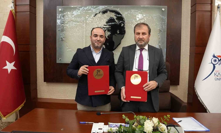 Ayrıntılar Netleşti: KBÜ ile Uluslararası Genç Derneği gençlik çalışmaları için protokol imzaladı ve Merak Edi
