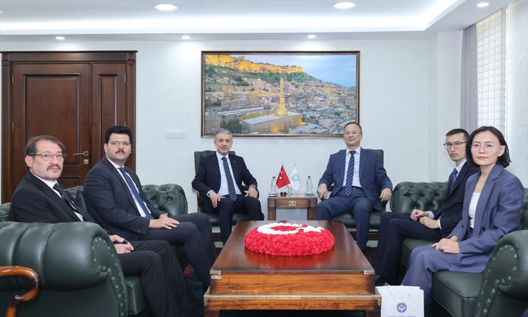 Ayrıntılar Netleşti: Kırgızistan'ın Ankara Büyükelçisi Kazakbaev, Mardin Valisi Akkoyun'u ziyaret etti | İşte
