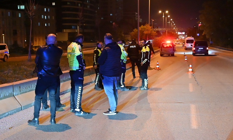 Ayrıntılar Netleşti: Kırıkkale'de hafif ticari aracın çarptığı yaya hastanede yaşamını yitirdi ve Merak Edilen