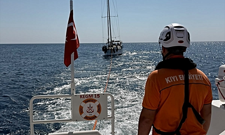 Ayrıntılar Netleşti: Kıyı Emniyeti ekipleri, Fethiye açıklarında sürüklenen teknedeki 4 kişiyi kurtardı: Geliş