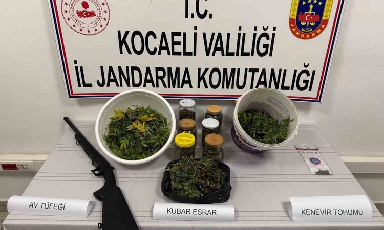 Ayrıntılar Netleşti: Kocaeli Karamürsel'de 3 kilo 500 gram esrar ele geçirildi, 2 şüpheli yakalandı ve Merak E