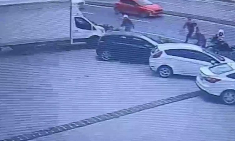 Ayrıntılar Netleşti: Küçükçekmece'de polisten kaçan şüphelinin üzerinden 33,6 gram uyuşturucu çıktı - Son Daki