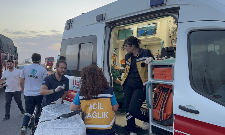 Ayrıntılar Netleşti: Kum fırtınasında zincirleme kaza; 16 yaralı ve Merak Edilenler