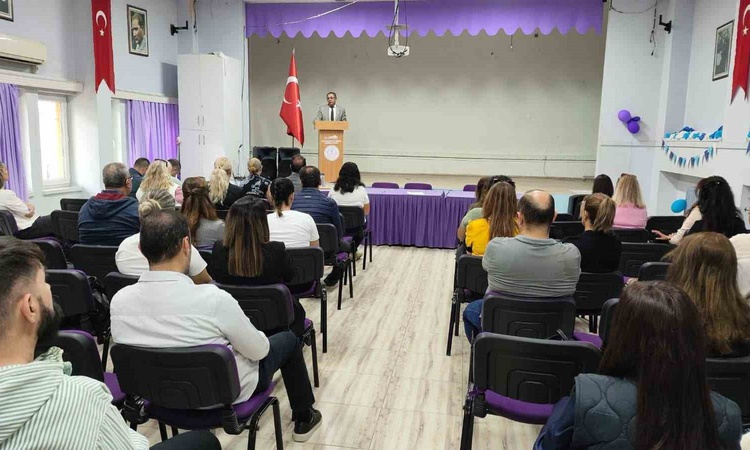 Ayrıntılar Netleşti: Kuşadası'nda okul yöneticilerine şiddet ve akran zorbalığı semineri verildi