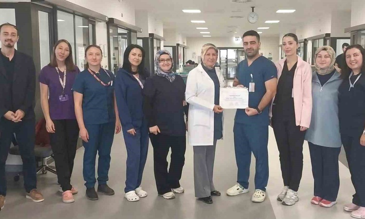 Ayrıntılar Netleşti: Kütahya Şehir Hastanesi'nde el hijyeni teşekkürü Dahiliye Yoğun Bakım'a verildi | İşte Tü