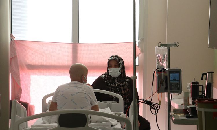 Ayrıntılar Netleşti: Lösemiyle Savaşan Oğluna 9 Ay Hastanede Anne Şefkati