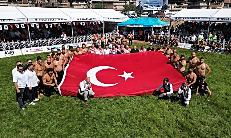 Ayrıntılar Netleşti: Manisa'da "Kula Yağlı Pehlivan Güreşleri"nin başpehlivanı Feyzullah Aktürk oldu - Son Dak
