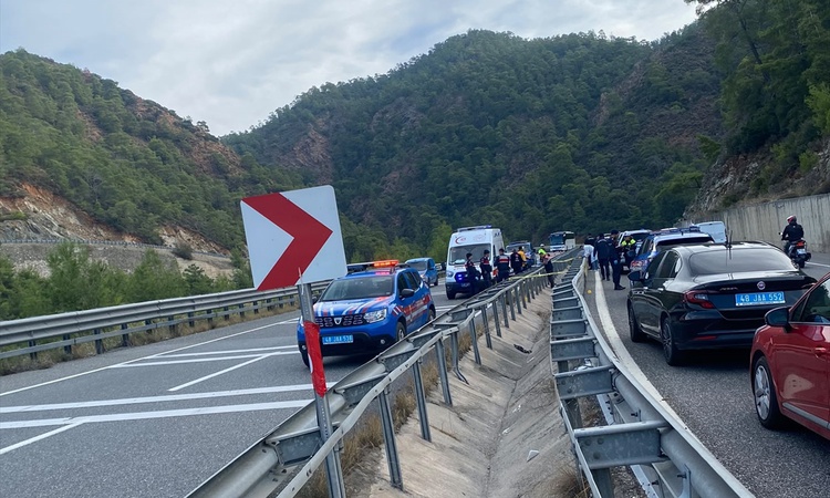 Ayrıntılar Netleşti: Muğla Marmaris'te kontrolden çıkan motosikletin sürücüsü yaşamını yitirdi: Gelişmeler Tak