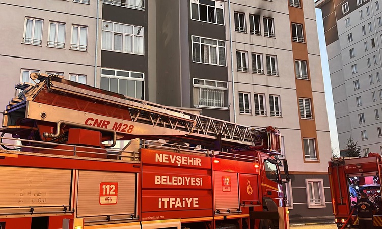 Ayrıntılar Netleşti: Nevşehir'de 11 katlı apartmanın 4'üncü katındaki yangında 6 kişi dumandan etkilendi | İşt