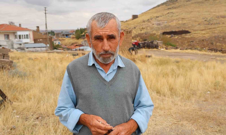Ayrıntılar Netleşti: Nevşehir Ürgüp Karakaya'da selde sıkışan araçtan vatandaşlar cam kırılarak kurtarıldı: Ge