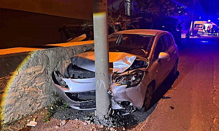 Ayrıntılar Netleşti: Niğde’de iki otomobil çarpıştı: 5 yaralı | İşte Tüm Ayrıntılar
