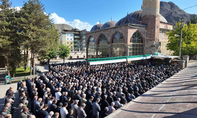 Ayrıntılar Netleşti: Oltu'da esnaf Ahmet Turan (42), kalp krizi sonrası yaşamını yitirdi: Gelişmeler Takip Edi