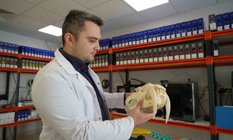 Ayrıntılar Netleşti: OMÜ Veteriner Fakültesi'nde anatomik modeller üç boyutlu baskıyla üretiliyor