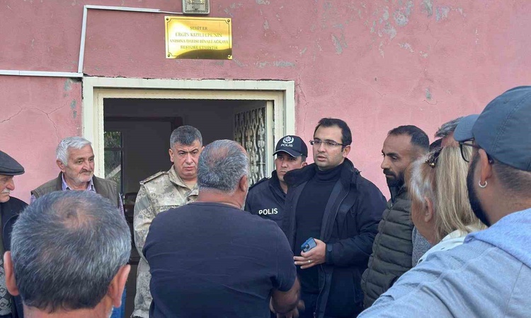 Ayrıntılar Netleşti: Refahiye Kaymakamı Taşkıran, köy ve mezralarda vatandaşların taleplerini dinledi