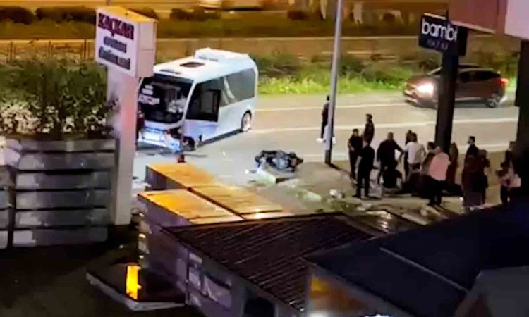 Ayrıntılar Netleşti: Rize'de minibüsle çarpışan motosikletin sürücüsü yaşamını yitirdi ve Merak Edilenler
