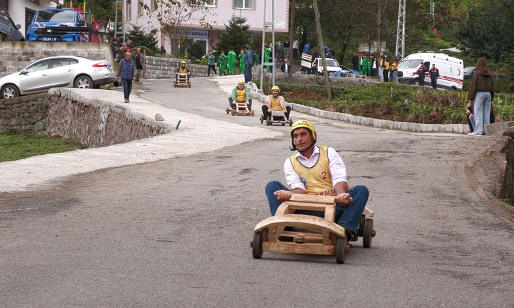 Ayrıntılar Netleşti: Rize'nin Çamlıhemşin ilçesinde Laz Ralli'ye 3 kategoride 33 yarışmacı katıldı | İşte Tüm