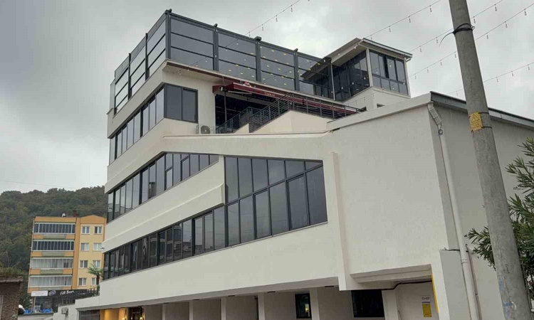 Ayrıntılar Netleşti: Samsun Atakum'da restoranın yemek asansörü 4. kattan düşünce garson yaşamını yitirdi ve M