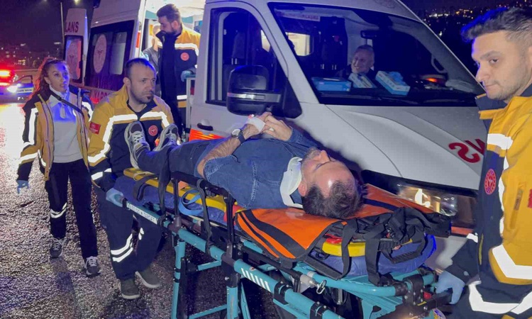 Ayrıntılar Netleşti: Samsun Canik'te kontrolden çıkan otomobil orta refüje çıktı, 2 kişi yaralandı | İşte Tüm