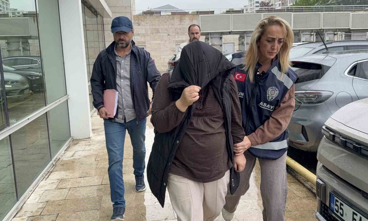 Ayrıntılar Netleşti: Samsun Canik'te Piazza AVM'de yaklaşık 20 bin liralık kıyafet çalan kadın yakalandı ve Me