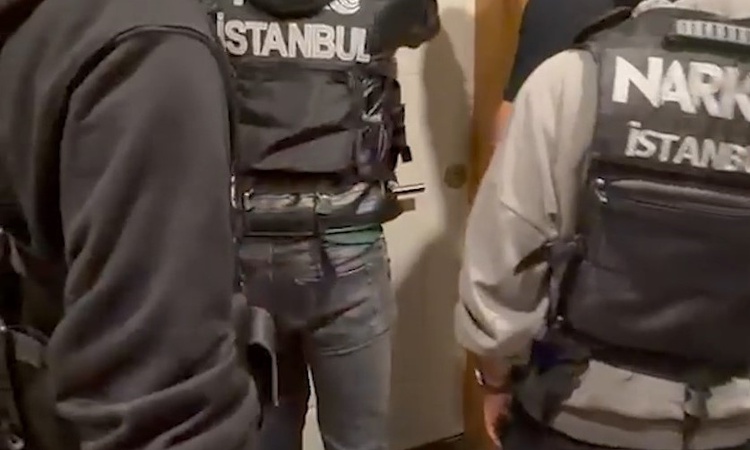 Ayrıntılar Netleşti: Sarıyer'de ev ve araca yapılan operasyonda 8 kilo 850 gram metamfetamin ele geçirildi | İ