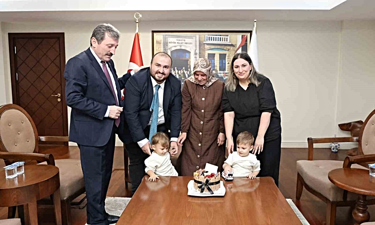 Ayrıntılar Netleşti: Şehidin ikiz yeğenlerine valilik makamında sürpriz doğum günü kutlaması ve Merak Edilenle