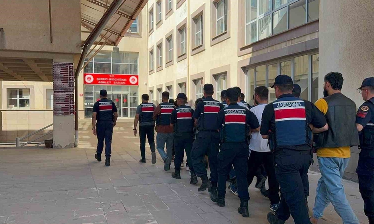 Ayrıntılar Netleşti: Şereflikoçhisar’da uyuşturucu operasyonunda 17 gözaltı | İşte Tüm Ayrıntılar