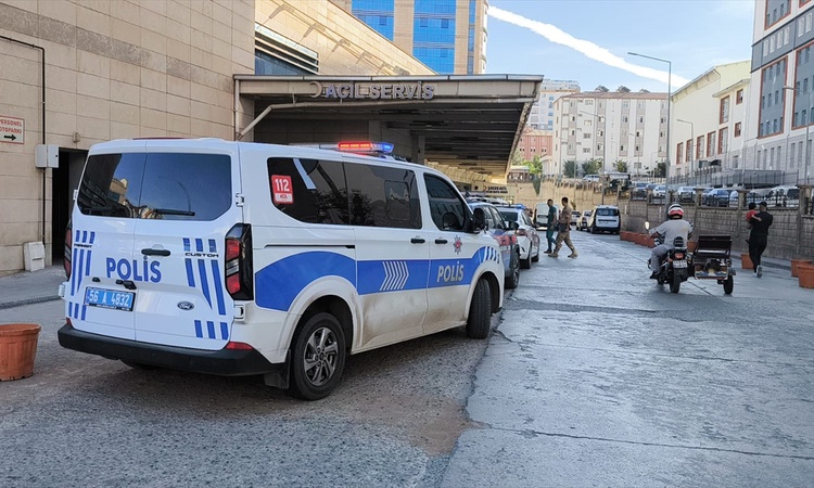 Ayrıntılar Netleşti: Siirt Gökçebağ'da fıstık toplamaya giden tarım aracı devrildi, 7 kişi yaralandı - Son Dak