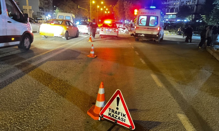 Ayrıntılar Netleşti: Sinop Boyabat'ta otomobil ile çarpışan motosikletin sürücüsü hastaneye kaldırıldı - Son D