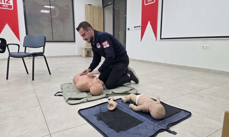 Ayrıntılar Netleşti: Şırnak'ta 112 Acil Çağrı Merkezi personeline ilk yardım eğitimi düzenlendi: Gelişmeler Ta