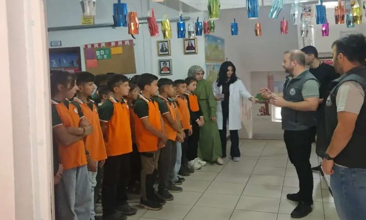 Ayrıntılar Netleşti: Şırnak Uludere'de öğrencilere kuduz hastalığı ve korunma yöntemleri anlatıldı | İşte Tüm