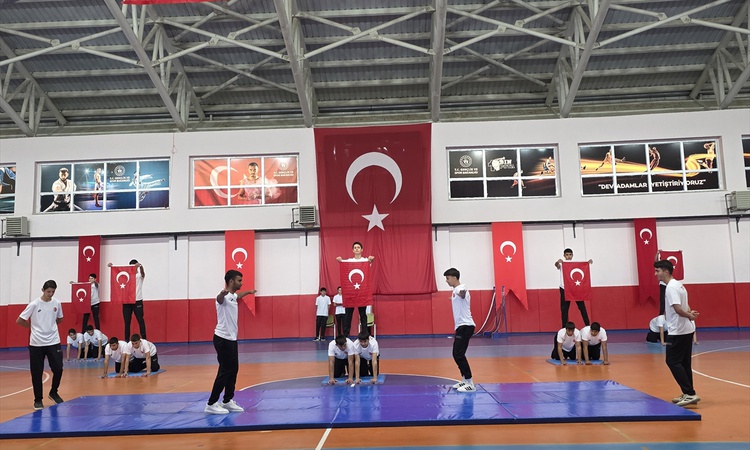 Ayrıntılar Netleşti: Sivas'ın Hafik, Ulaş ve Zara ilçelerinde Cumhuriyet Bayramı kutlandı: Gelişmeler Takip Ed