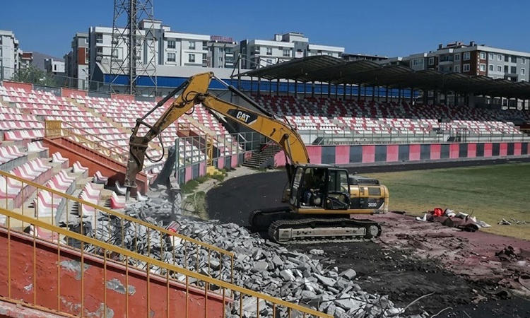 Ayrıntılar Netleşti: Stadı yıkılan Vanspor, maçlarını oynamak istediği 2 şehri tüm detaylarıyla paylaştı - Son