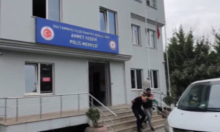 Ayrıntılar Netleşti: Sultanbeyli’de eski nişanlısını sokak ortasında darbeden şüpheli yakalandı: Gelişmeler Ta