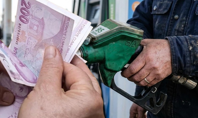Ayrıntılar Netleşti: Sürücüler dikkat! Motorinde dev indirim bekleniyor - Son Dakika Bilgileri