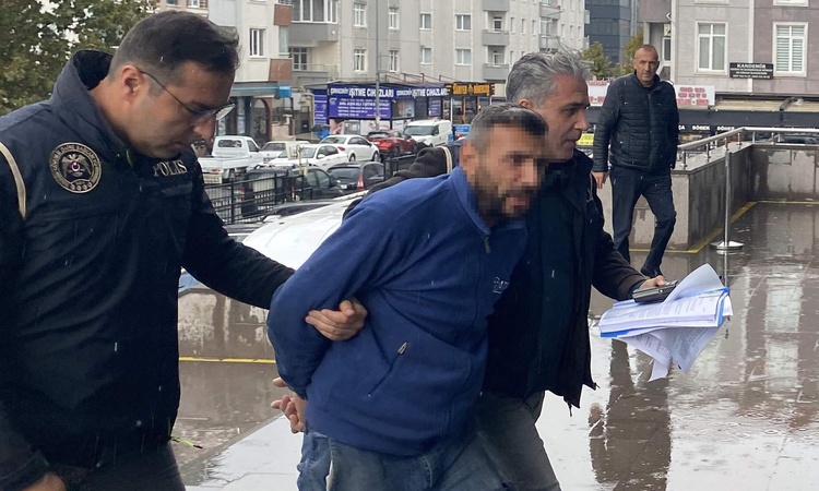 Ayrıntılar Netleşti: Tekirdağ Çerkezköy'de Türk bayrağını çöpe atan Y.T. paylaşım sonrası yakalanarak gözaltın