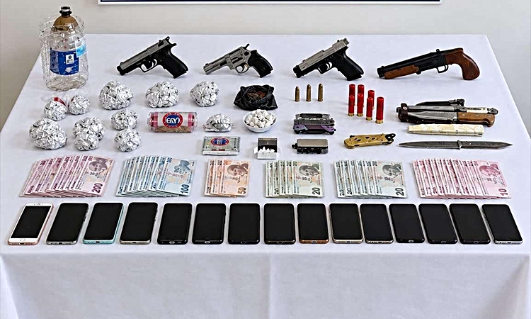Ayrıntılar Netleşti: Tokat'ta uyuşturucu operasyonunda 20 zanlı yakalandı ve Merak Edilenler