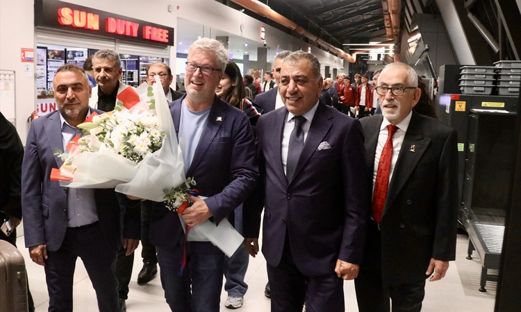 Ayrıntılar Netleşti: Trabzonspor'un 1 Ekim'deki dostluk maçı rakibi Drogheda United Trabzon'a ulaştı - Son Dak