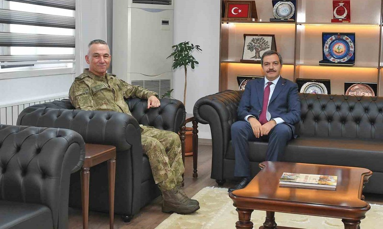 Ayrıntılar Netleşti: Turgut Özal Üniversitesi Rektörü Bentli, Korgeneral Yaralı'ya tebrik ziyaretinde bulundu: