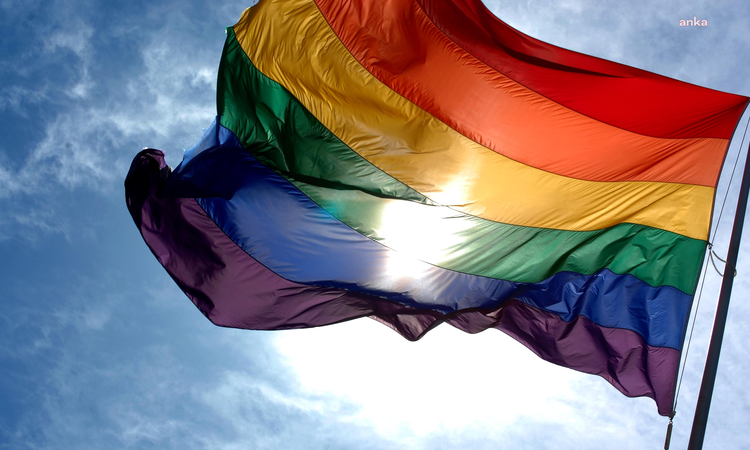 Ayrıntılar Netleşti: Türkiye'deki operasyonlar dünya basınında: “LGBTİ+ kişilerin suçlulaştırılması girişimi”