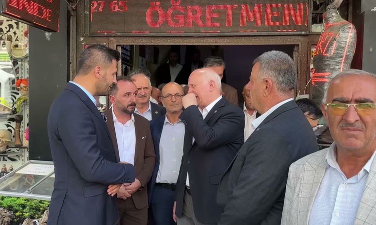 Ayrıntılar Netleşti: TZOB Başkanı Bayraktar Van'da: 'Çiftçilikten vazgeçen her aile gıda enflasyonuna sebebiye
