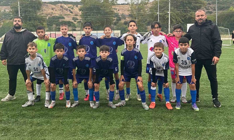 Ayrıntılar Netleşti: U12 Gençler Ligi'nde Bilecik derbisi 0-0 bitti, 3 takım liderliği paylaştı | İşte Tüm Ayr
