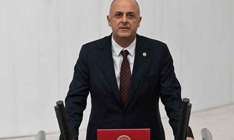 Ayrıntılar Netleşti: Ümit Özlale kimdir, hangi partide? Ümit Özlale kaç yaşında, nereli, evli mi? ve Merak Edi