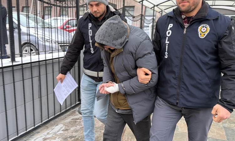 Ayrıntılar Netleşti: Üvey babasını bıçaklayarak öldüren sanık: Annemi korumak için müdahale ettim | İşte Tüm A