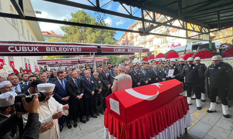 Ayrıntılar Netleşti: Uygulama noktasında şehit edilen polis memuru toprağa verildi ve Merak Edilenler