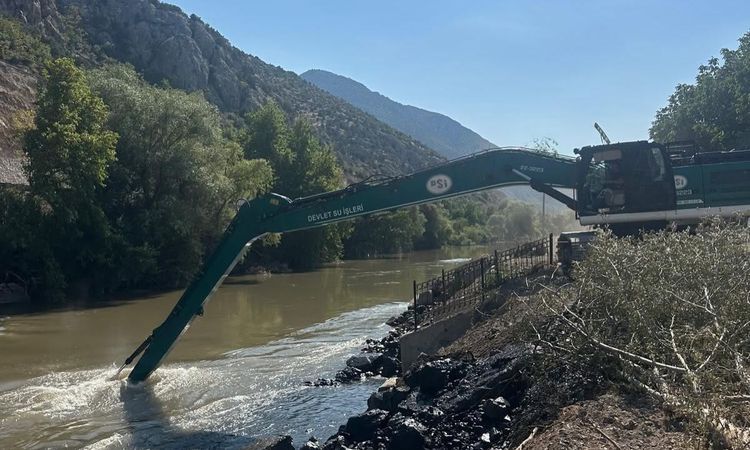 Ayrıntılar Netleşti: Yeşilırmak'ta Taşkın Riski İçin Temizlik - Son Dakika Bilgileri