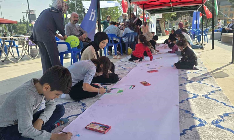 Ayrıntılar Netleşti: Yetim Vakfı Adıyaman'da Filistinli çocuklar için çizim etkinliği düzenledi: Gelişmeler Ta