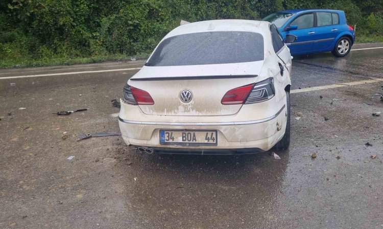 Ayrıntılar Netleşti: Zonguldak Çaycuma'da otomobil bariyerlere çarptı, sürücü hastaneye kaldırıldı - Son Dakik