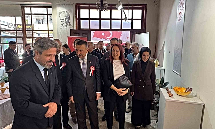 Ayrıntılar Netleşti: Zonguldak’ta şehit ve gazi yakınlarının seramik eserleri sergilendi