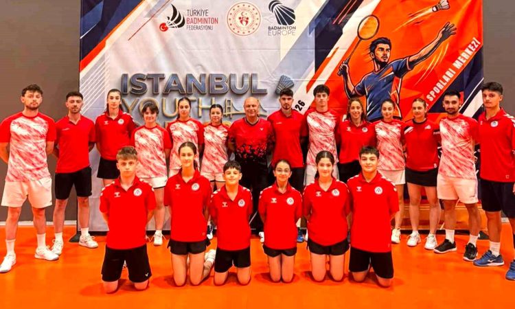 Erzincan teams were at the top of the Badminton Super League - Last Minute